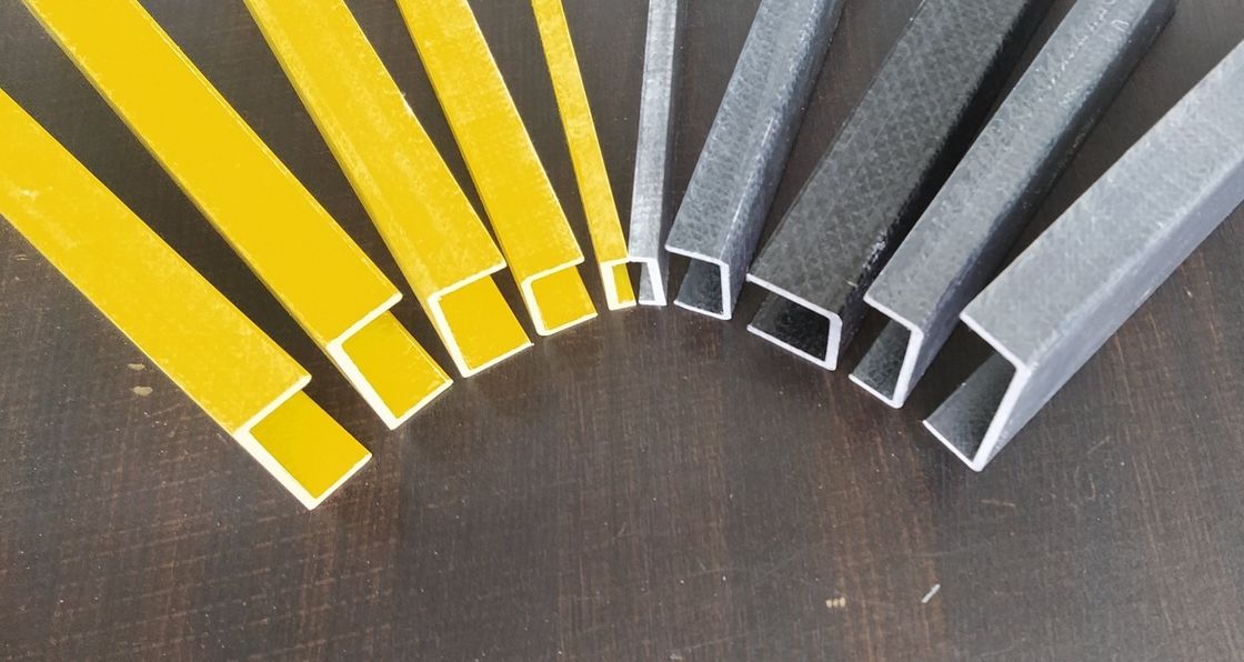 Profiles FRP pultrudés personnalisés de forme C, excellente résistance aux chocs, canaux FRP C pultrudés multicolores