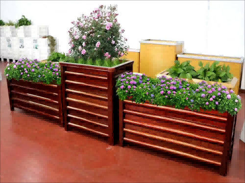 Boîte à fleurs de grains de bois renforcée de fibre de verre pour hôtel de jardin ou place sociale