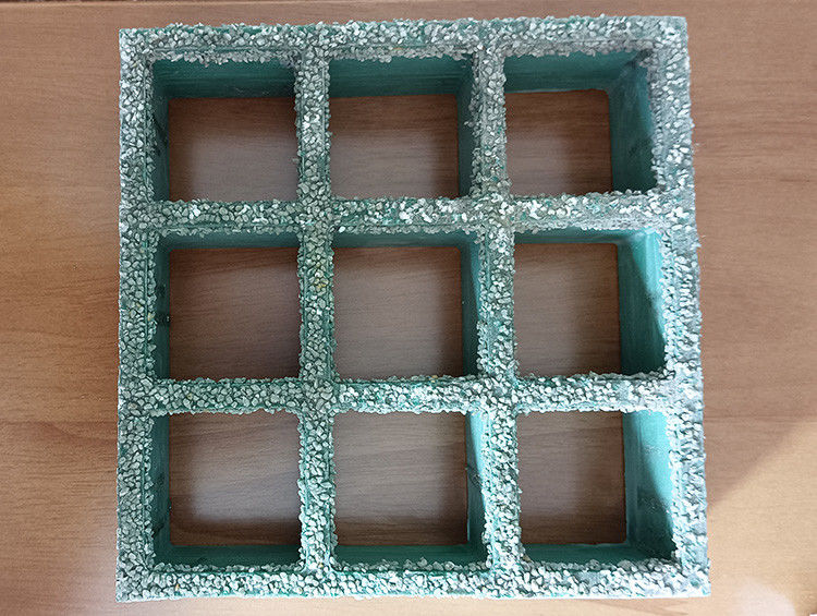 Matériau en fibre de verre verte 38*38*38mm Épaisseur Frp à grille antidérapante poncée
