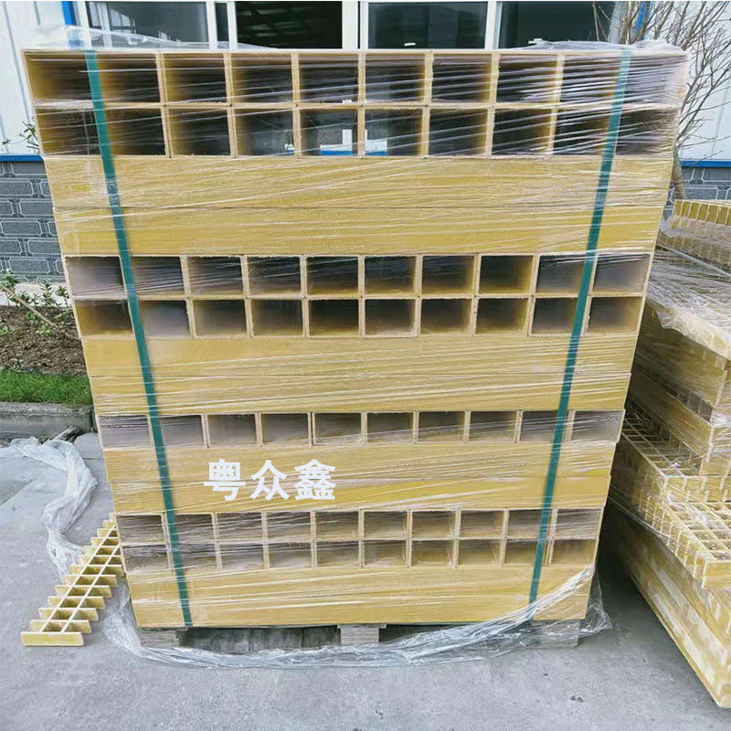 Tubes pultrées personnalisées pour la structure pour la construction de bâtiments ou projets routiers et étagère de marchandises