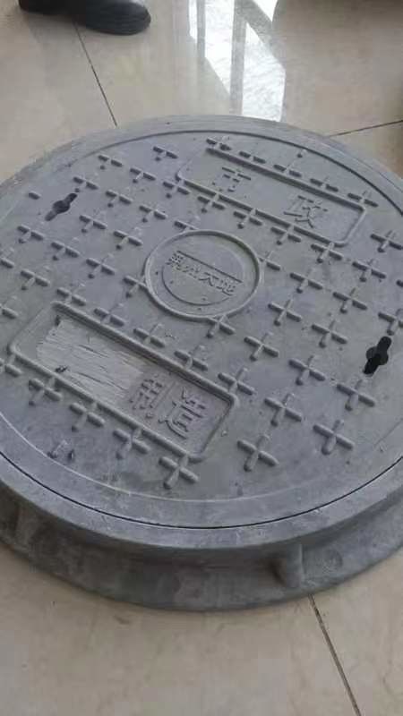 19.7 pouces gris en fibre de verre en forme de cercle couvre le trou d'égout Général style pour la construction de routes
