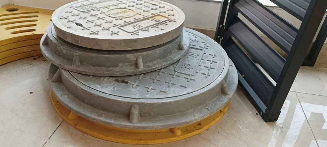 19.7 pouces gris en fibre de verre en forme de cercle couvre le trou d'égout Général style pour la construction de routes