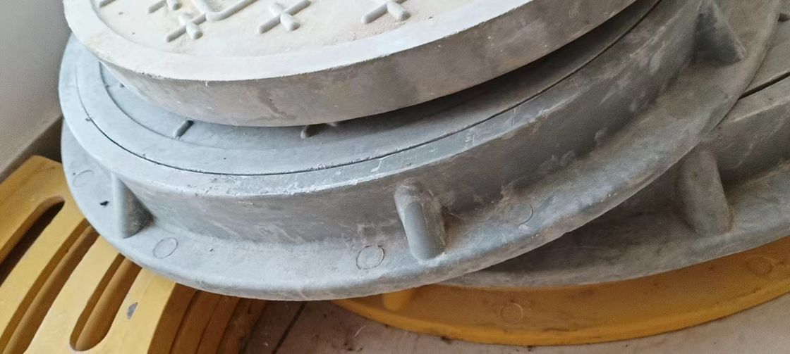 19.7 pouces gris en fibre de verre en forme de cercle couvre le trou d'égout Général style pour la construction de routes