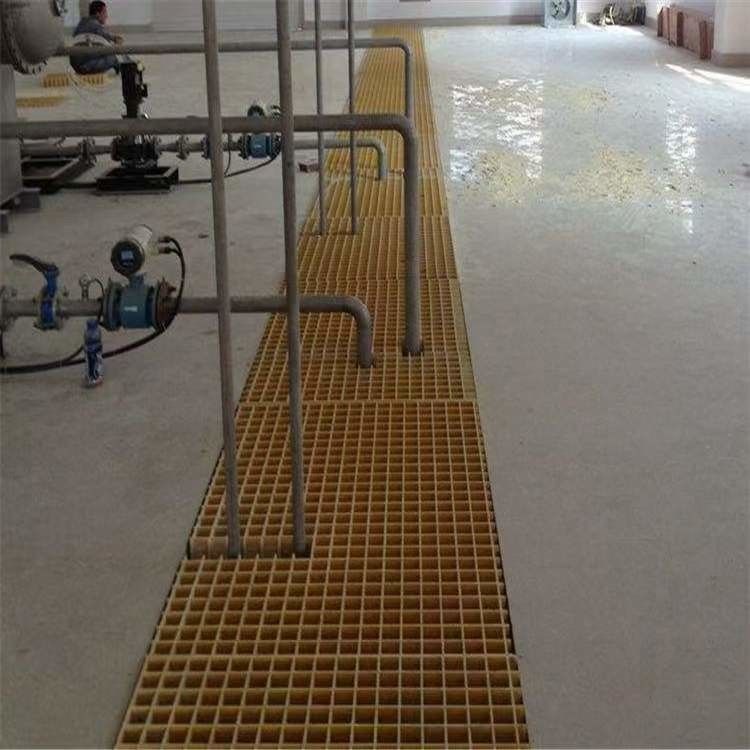 Chemin d'accès à l'usine de galvanoplastie Utilisez 38*38*30 mm de grille en FRP Taille et couleur personnalisées