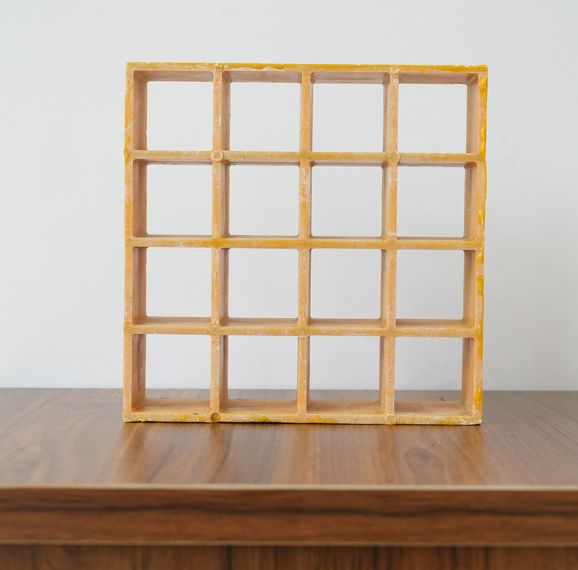 Grille en FRP utilisée dans une plateforme ou une passerelle de 38*38*38 mm avec couleur et taille personnalisées